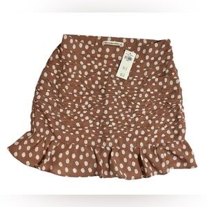 ✨New✨Abercrombie polka dot ruched skirt